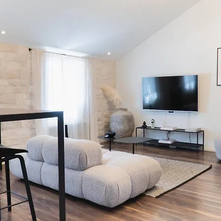 Kalavanda Apartment *